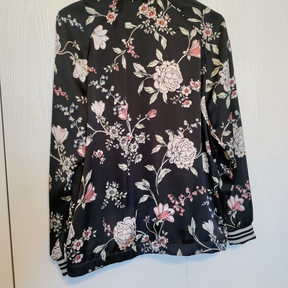 H&M silky floral bomber jacket - Picture 8 of 9